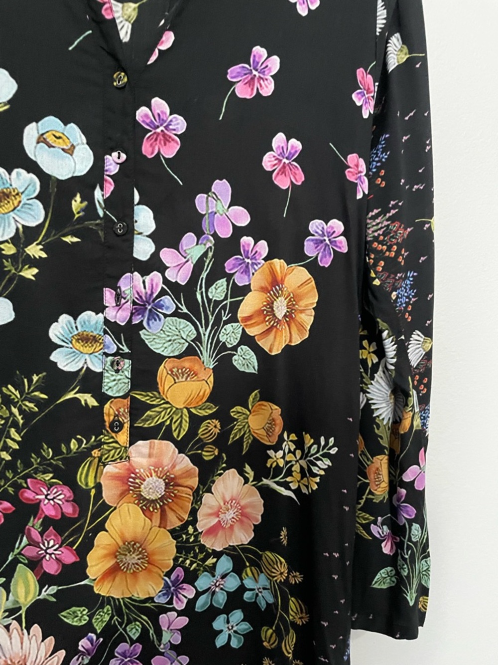 Women’s Johnny Was Black Floral Long Sleeve Tunic with Multicolor Blooms - Picture 4 of 7